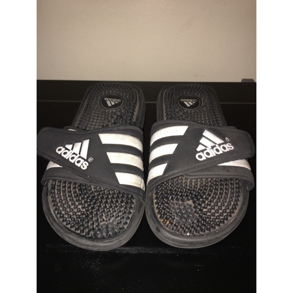 Kids Adidas Slides - Picture 1 of 3